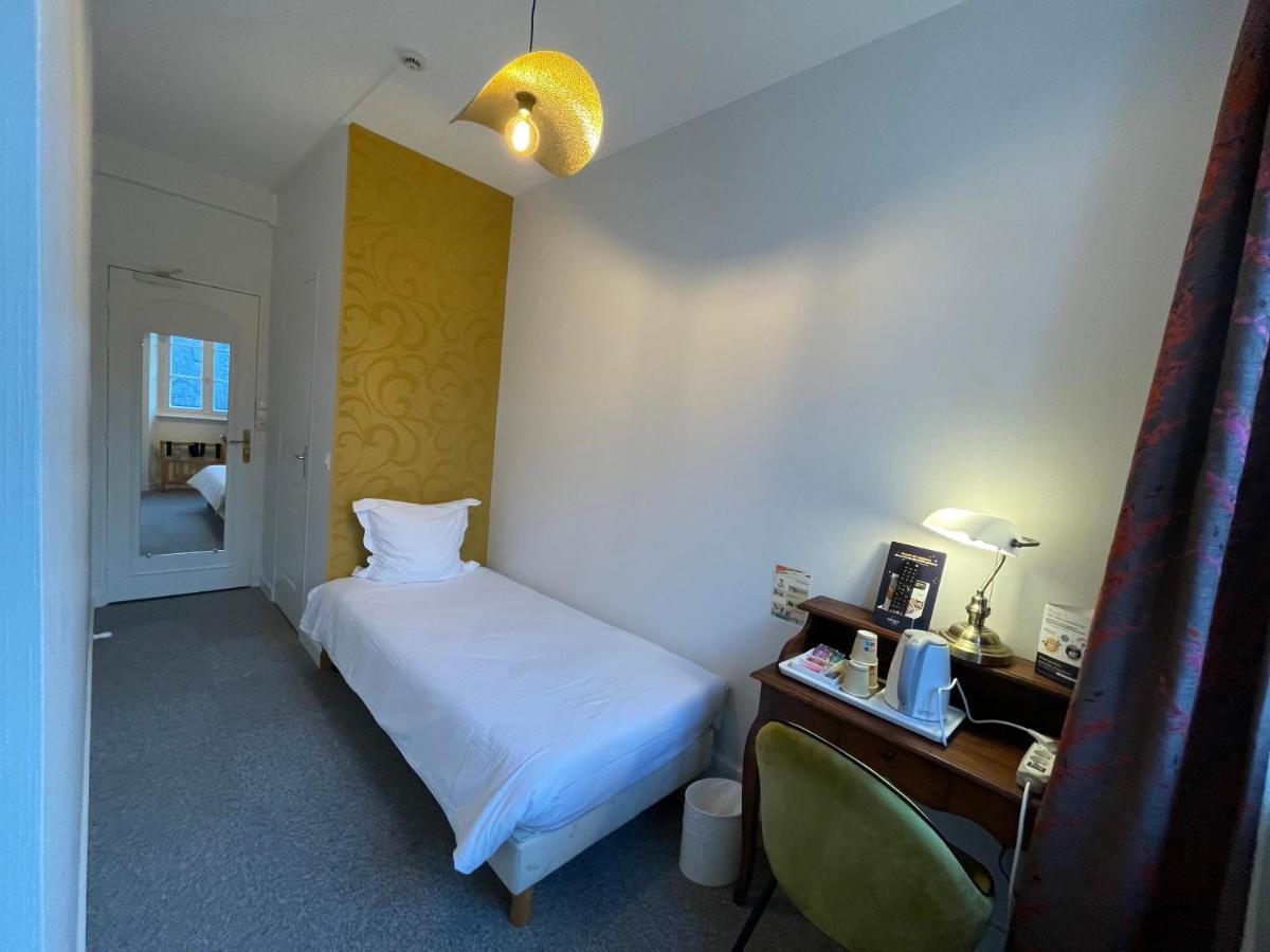 Balzac Hotel Restaurant ฟูแฌร์ ภายนอก รูปภาพ
