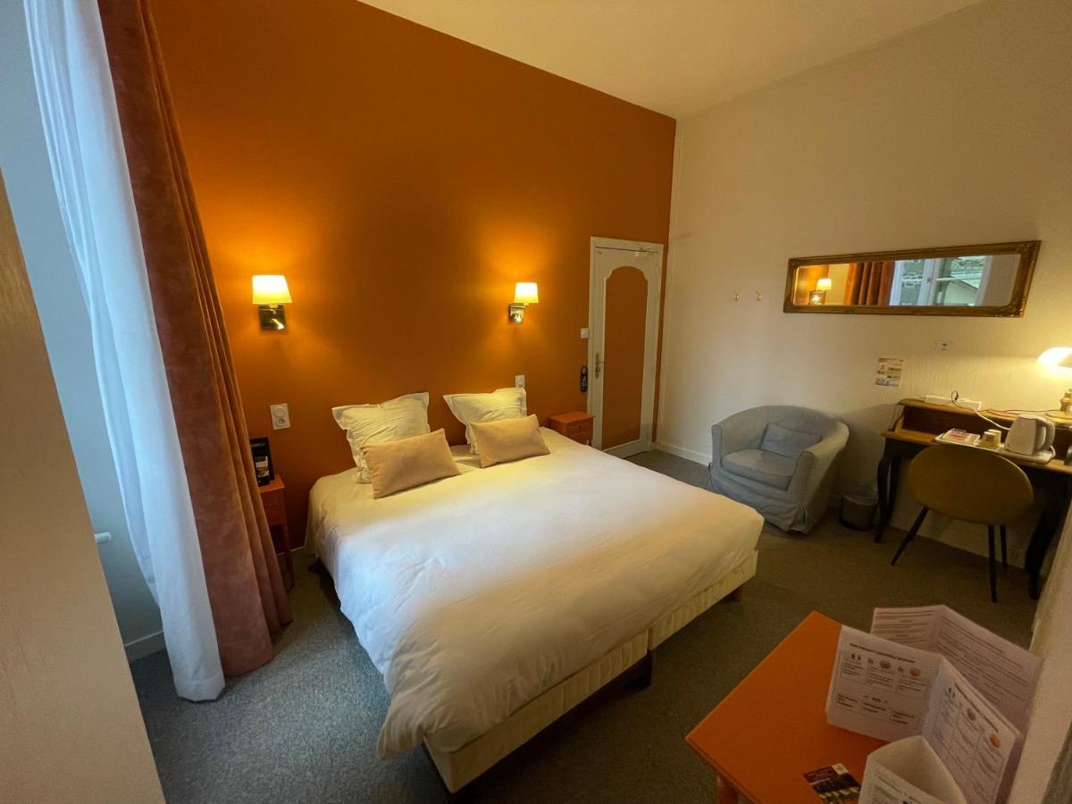 Balzac Hotel Restaurant ฟูแฌร์ ภายนอก รูปภาพ